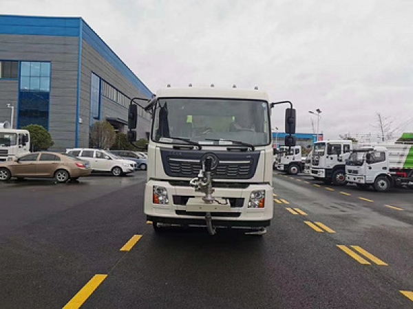 國(guó)六天錦12方抑塵車(方罐) 國(guó)六天錦12方抑塵車(方罐)