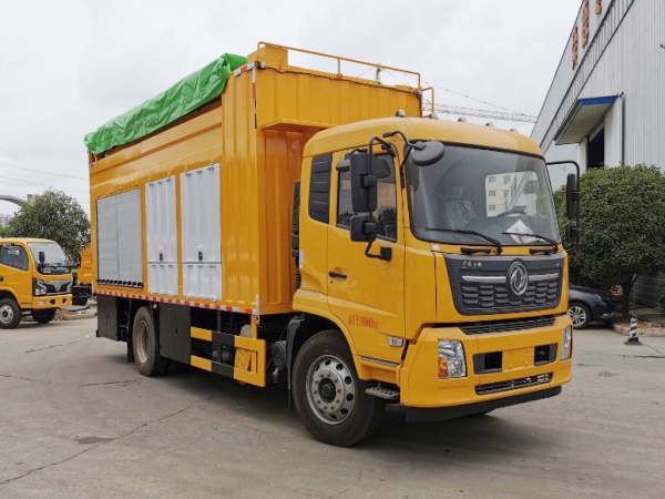 東風天錦新型污泥處理車 東風天錦新型污泥處理車